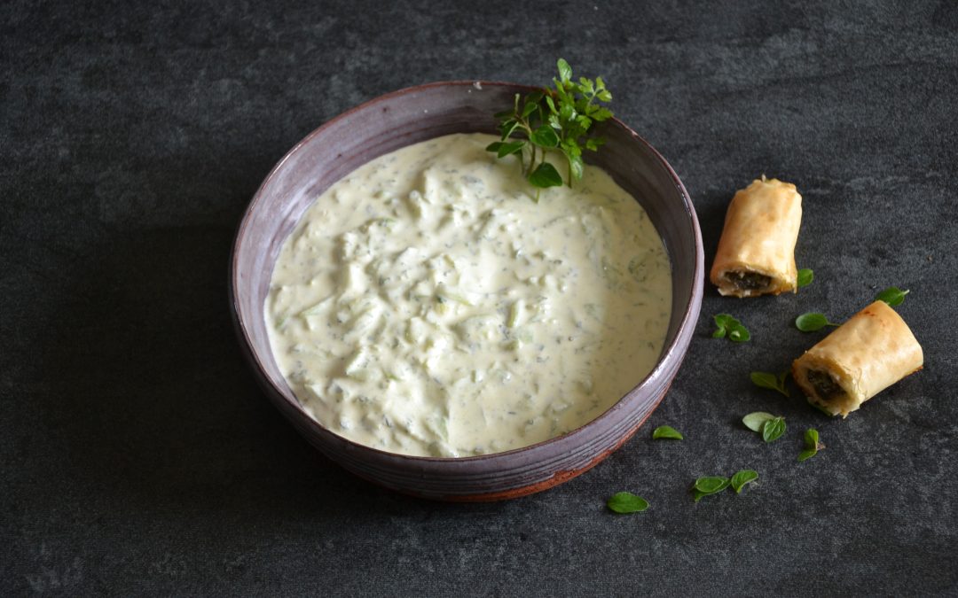 Kumarična jogurtova omaka (Tzatziki)